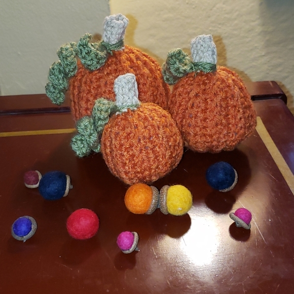 Pumpkins - Handmade - Fall decor - Picture 1 of 3